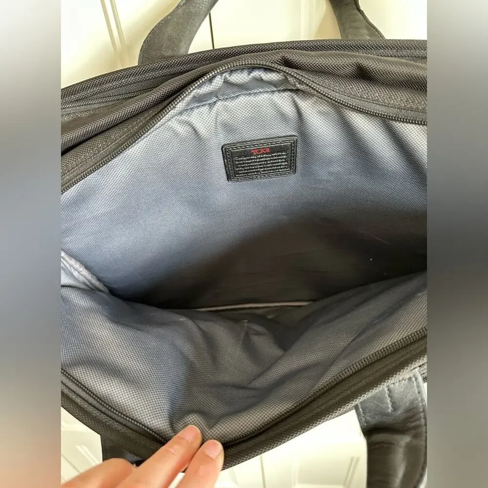 Tumi Slim Deluxe Portfolio Alpha 3